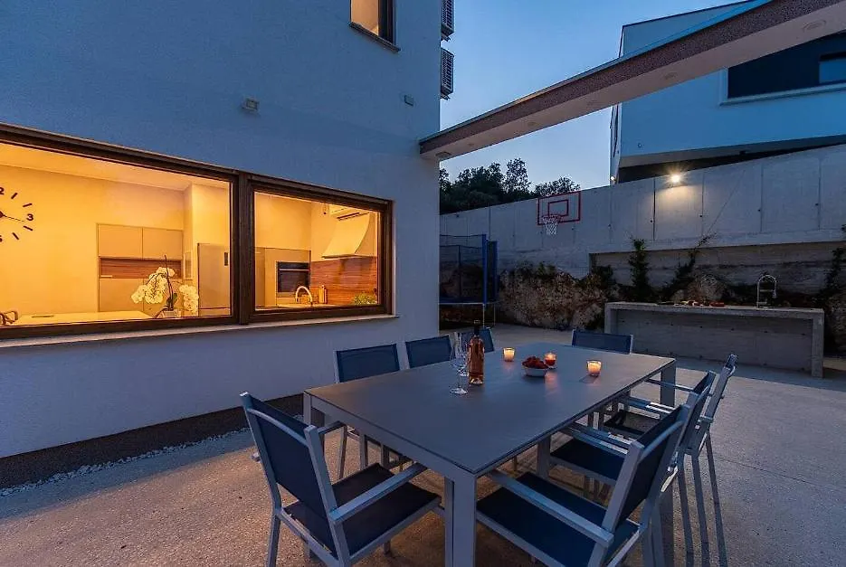 Beautiful Villa Near The Beach! Pjescana Uvala Croatia