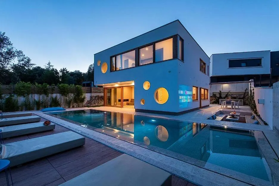 Beautiful Villa Near The Beach! Pjescana Uvala 0*,  Croatia